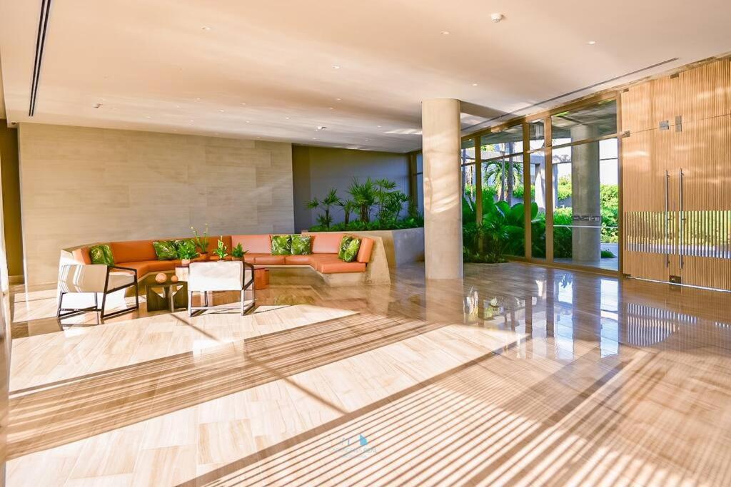Vista Al Mar Lateral Panoramic View,spectacular Building,pools, Morros Zoe Ultimo Piso Apartment