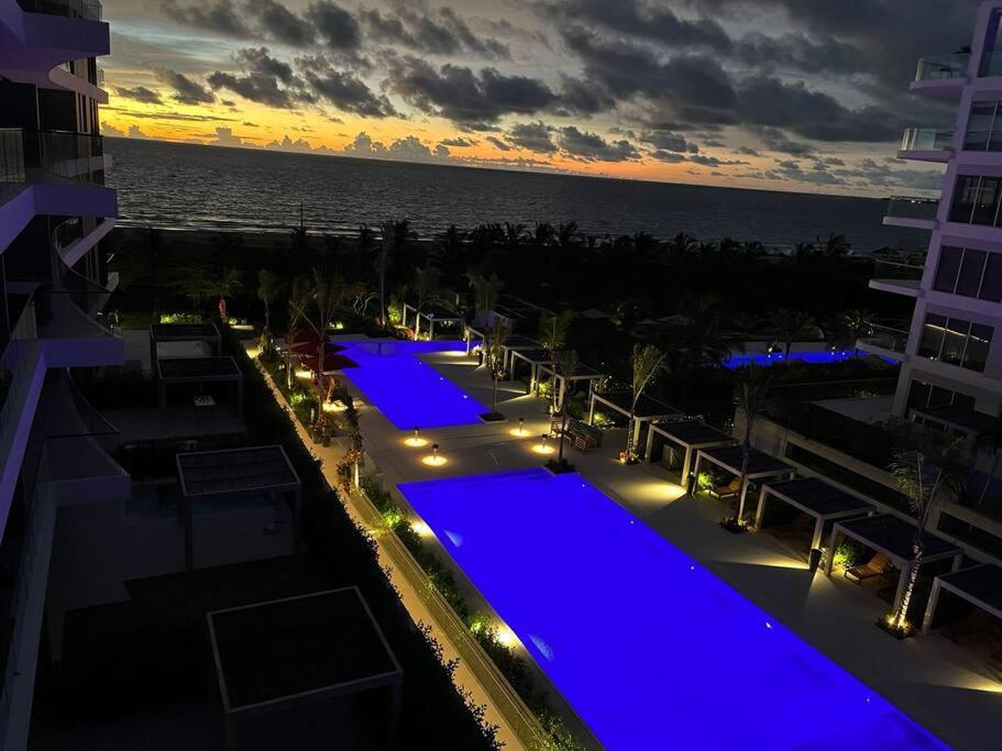 Apartment Vista Al Mar Lateral Panoramic View,spectacular Building,pools, Morros Zoe Ultimo Piso *