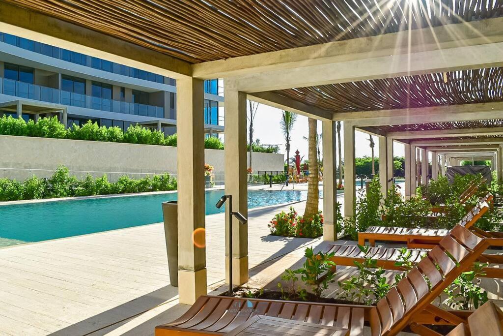 Apartment Vista Al Mar Lateral Panoramic View,spectacular Building,pools, Morros Zoe Ultimo Piso *